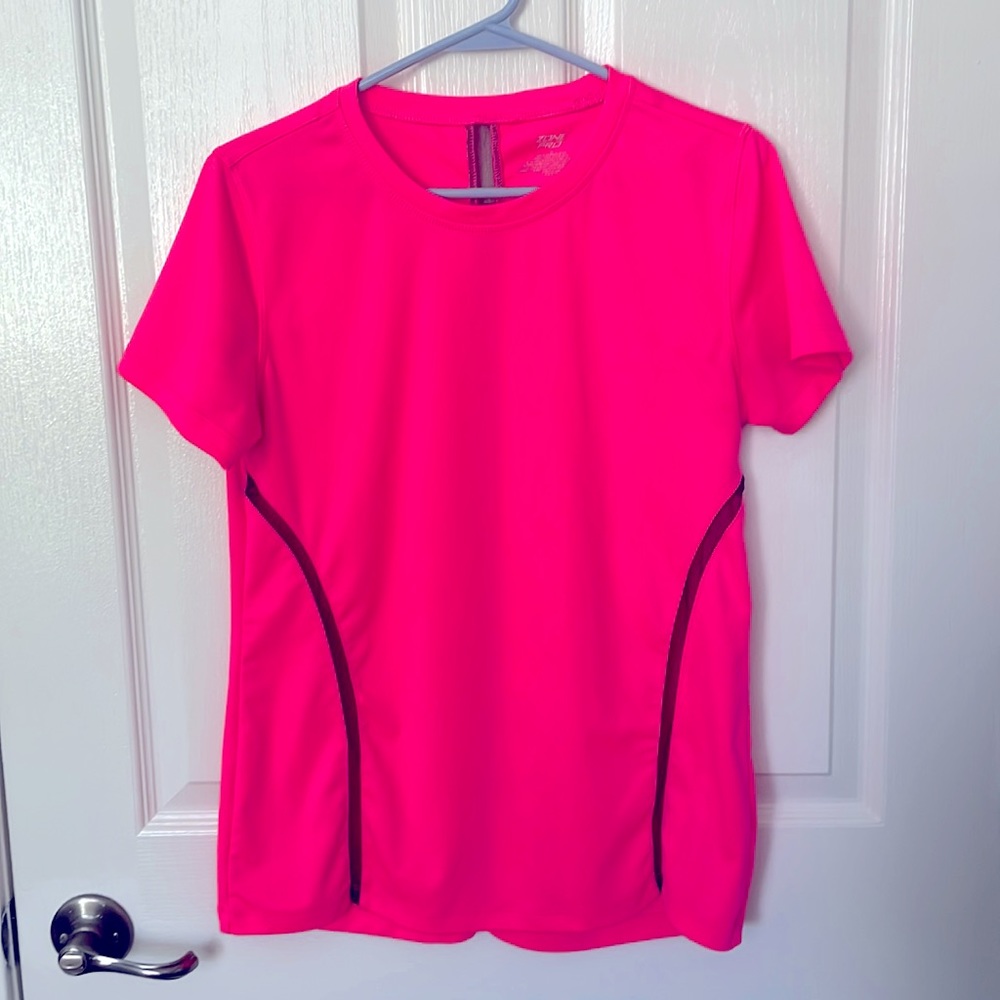 Women’s workout shirt